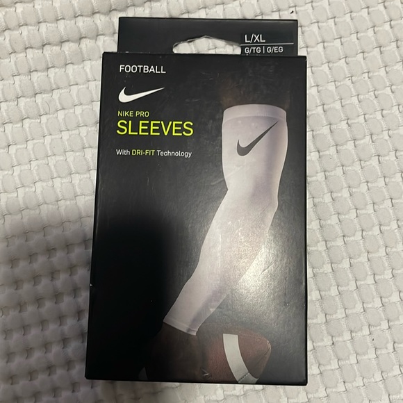 Nike Other - NIB- Nike- L/XL. 2 Football Sleeves